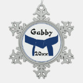 Dunkelblauer Gürtel für Kampfkunst Schneeflocken Zinn-Ornament (Vorderseite)