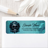 Dunkelblauer Schädel mit Rose (Insitu)