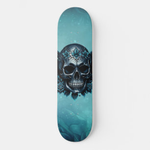 Dunkelblauer Schädel mit Rose. Skateboard