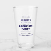 Dunkelblauer Text Bachelor Party Glass Cup Glas (Vorderseite)