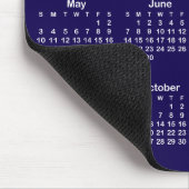 Dunkelblauer und weißer Kalender 2026 Mousepad (Ecke)