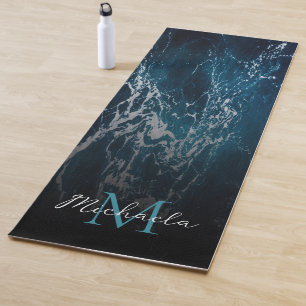 Dunkelblaues Meerwasser abstrakt Monogram Yogamatte