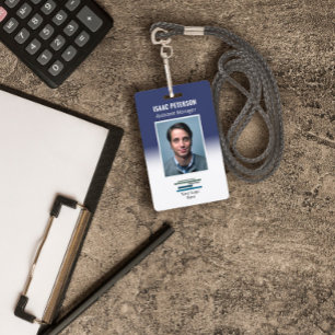 Dunkelblaues Mitarbeiterfoto Firmenlogo Ausweis