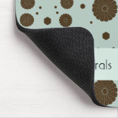 Dunkelbraune Mikro-Blumen in Salbeigrün Mousepad (Ecke)