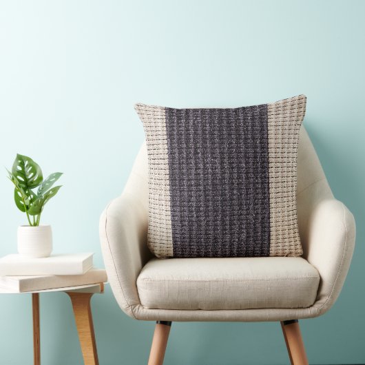 Dunkelbraune und cremige Kissen mit zwei Tönen (Stuhl )