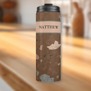 Dunkelbraune und erdfarbene Tones Terrazzo Muster  Thermosbecher