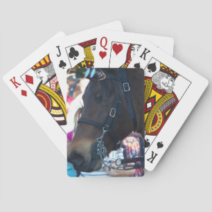 Dunkelbraunes arabisches Pferd mit Schutzbrille Spielkarten