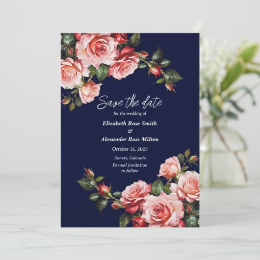 Dunkelbraunes Rosa und marineblaue rote Rosen Save The Date (Stehend Vorderseite)