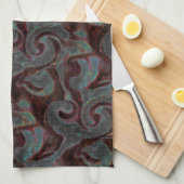 Dunkelfarbene, geschnitzte Spiralteile und glühend Geschirrtuch (Viertel Falte)