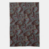 Dunkelfarbene, geschnitzte Spiralteile und glühend Geschirrtuch (Vertikal)