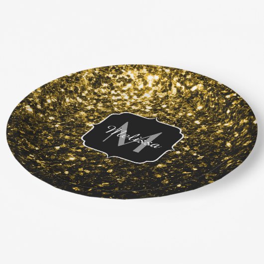 Dunkelgoldgelbe Imitate Glitzer Glitzern Monogram Pappteller (Schrägansicht)