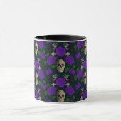 Dunkelgotische Grungy Rose Vines Raven Skull lila Tasse (Zentrum)