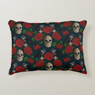 Dunkelgotische grungy Rose Vines Raven Skull rot Dekokissen