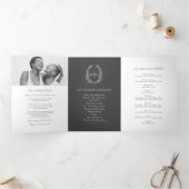 Dunkelgrau-Monogramm-Kranz-Geschichte Widmung Hoch Dreifach-gefaltete Programmkarte (Innenseite)