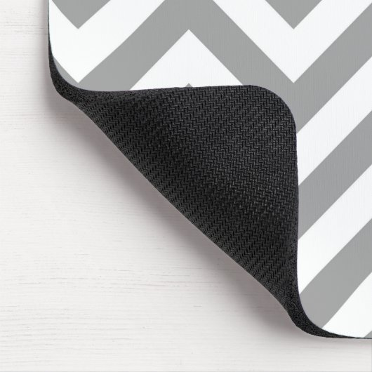 Dunkelgrau Weiß großes Zickzack ZigZag Muster Mousepad (Ecke)
