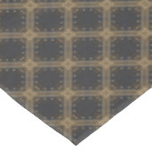 Dunkelgraue Diamanten mit goldenem Gitter- und Pun Tischdecke (Schrägansicht)