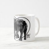 Dunkelgraue Liebe-Elefanten Kaffeetasse (VorderseiteRechts)
