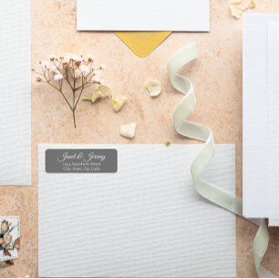 Dunkelgraue stilisierte Namen für Hochzeiten Rücks
