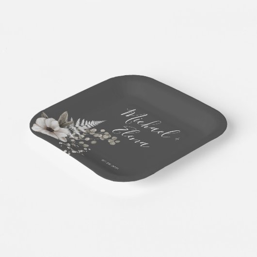 Dunkelgraue und weiße Blütenhochzeit Pappteller (Gewinkelt)