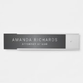 Dunkelgrauer Gradientenname und Titeltor Türschild (Vorderseite )