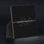 Dunkelgraues Monogramm, Name und geometrischer Str Fotoplatte<br><div class="desc">Vollständig anpassbarer Name und Monogramm,  bearbeiten Sie,  wie Sie möchten!</div>