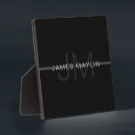 Dunkelgraues Monogramm, Name und geometrischer Str Fotoplatte<br><div class="desc">Vollständig anpassbarer Name und Monogramm,  bearbeiten Sie,  wie Sie möchten!</div>