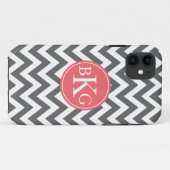 Dunkelgraues und korallenrotes Zickzack Case-Mate iPhone Hülle (Rückseite (Horizontal))