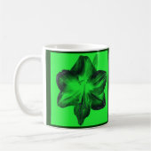 Dunkelgrün auf hellgrünen Amaryllis Kaffeetasse (Links)