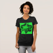 Dunkelgrün auf hellgrünen Amaryllis T-Shirt (Vorne ganz)