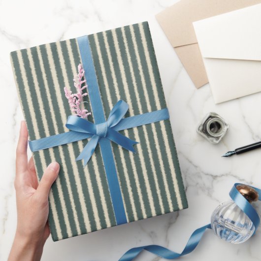 Dunkelgrün gestreiftes Geschenkpapier (Schenken)