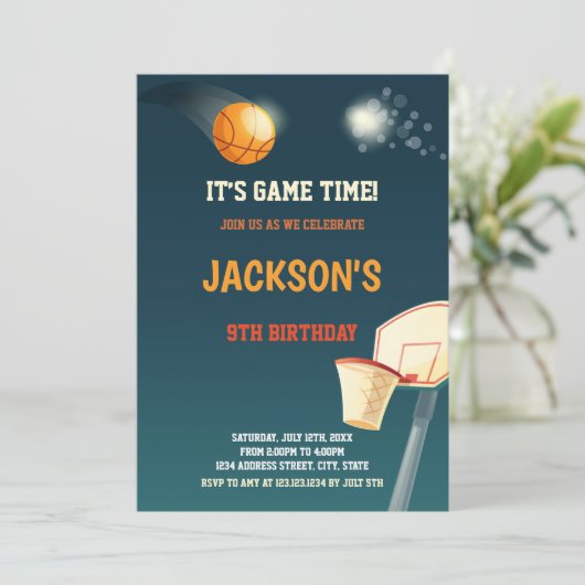 Dunkelgrüne Basketball-Einladungen Einladung (Stehend Vorderseite)