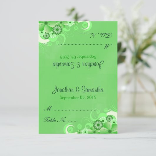 Dunkelgrüne, blumengedeckte Hochzeitstische Platzk Einladung (Stehend Vorderseite)