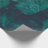 Dunkelgrüne Efeu Blätter Wasser fällt Geschenkpapier (Ecke)