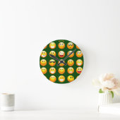 dunkelgrüne Emoji Runde Wanduhr (Zuhause)