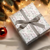 Dunkelgrüne Pine Needles Red Holly Berries Muster Geschenkpapier