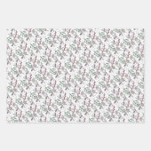 Dunkelgrüne Pine Needles Red Holly Berries Muster Geschenkpapier Set (Vorderseite)
