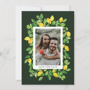 Dunkelgrüne Sommerlemonen und Foliage-Foto Save The Date