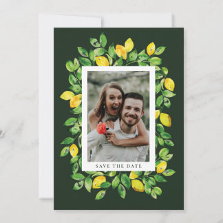 Dunkelgrüne Sommerlemonen und Foliage-Foto Save The Date