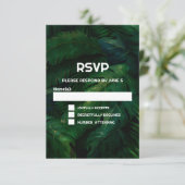 Dunkelgrüne tropische Blätter Muster Hochzeit RSVP Karte (Stehend Vorderseite)