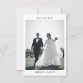 Dunkelgrüne Typografie-Foto Hochzeit Dankeskarte (Vorderseite)