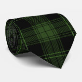 Dunkelgrüner und schwarzschottischer Tartan Karier Krawatte (Gerollt)