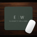 Dunkelgrünes Elegant Moderner Minimalistischer Mon Mousepad<br><div class="desc">Aktualisieren Sie Ihren Arbeitsbereich mit unserem Classic Elegant Modern Minimalistisch Monogram Mouse Pad. Dieses raffinierte Mauspad verbindet zeitlose Eleganz mit zeitgemäßem Minimalismus und verleiht Ihrem Schreibtisch eine Touch Raffinesse. Mit viel Liebe zum Detail gestaltet, ist dieses Mauspad mehr als nur ein funktionelles Zubehör; es ist eine personalisierte Aussage. Das individuell...</div>