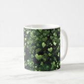 Dunkelgrünes Herzmuster Kaffeetasse (VorderseiteRechts)