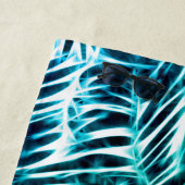 Dunkelgrünes Palmblatmuster, Dschungelthema 2 Strandtuch (Beispiel)