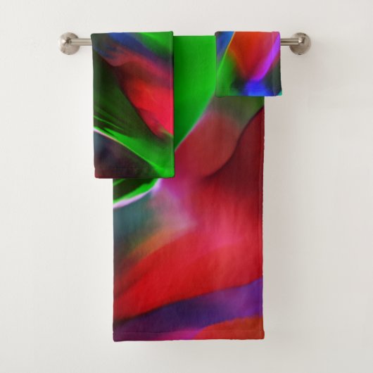 Dunkelgrünes und rotes Relief und Tiefe Badhandtuch Set (Insitu)