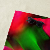 Dunkelgrünes und rotes Relief und Tiefe Strandtuch (Beispiel)