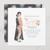 Dunkelhaarige Mutter, die ein Mädchen mit einer Ba (Vorne/Hinten)