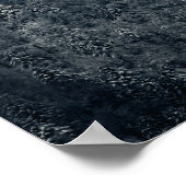 Dunkelheit und Sonne über schneebedeckten Fichtenw Poster (Ecke)