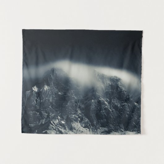 Dunkelheit und weiße Wolken über den Bergen Wandteppich (Vorderseite (Horizontal))