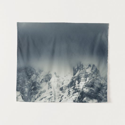 Dunkelheit und Wolken auf den Bergen Wandteppich (Vorderseite (Horizontal))